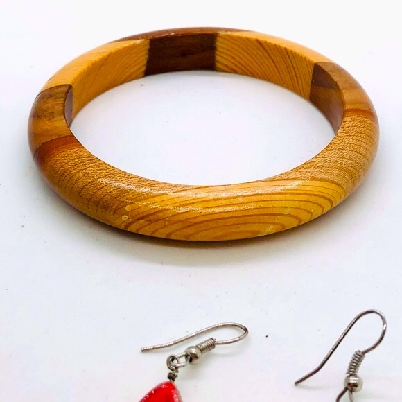 Vintage Southwestern Earrings & Wood Bangle Bracelet - Picture 4 of 9